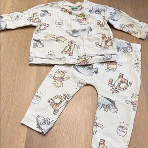 Disney Winnie the Pooh Baby Outfit Size 24M